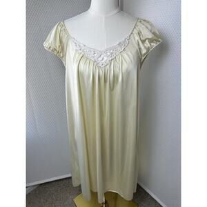 Shadowline Nylon Night Gown Yellow 40”Length Size Large